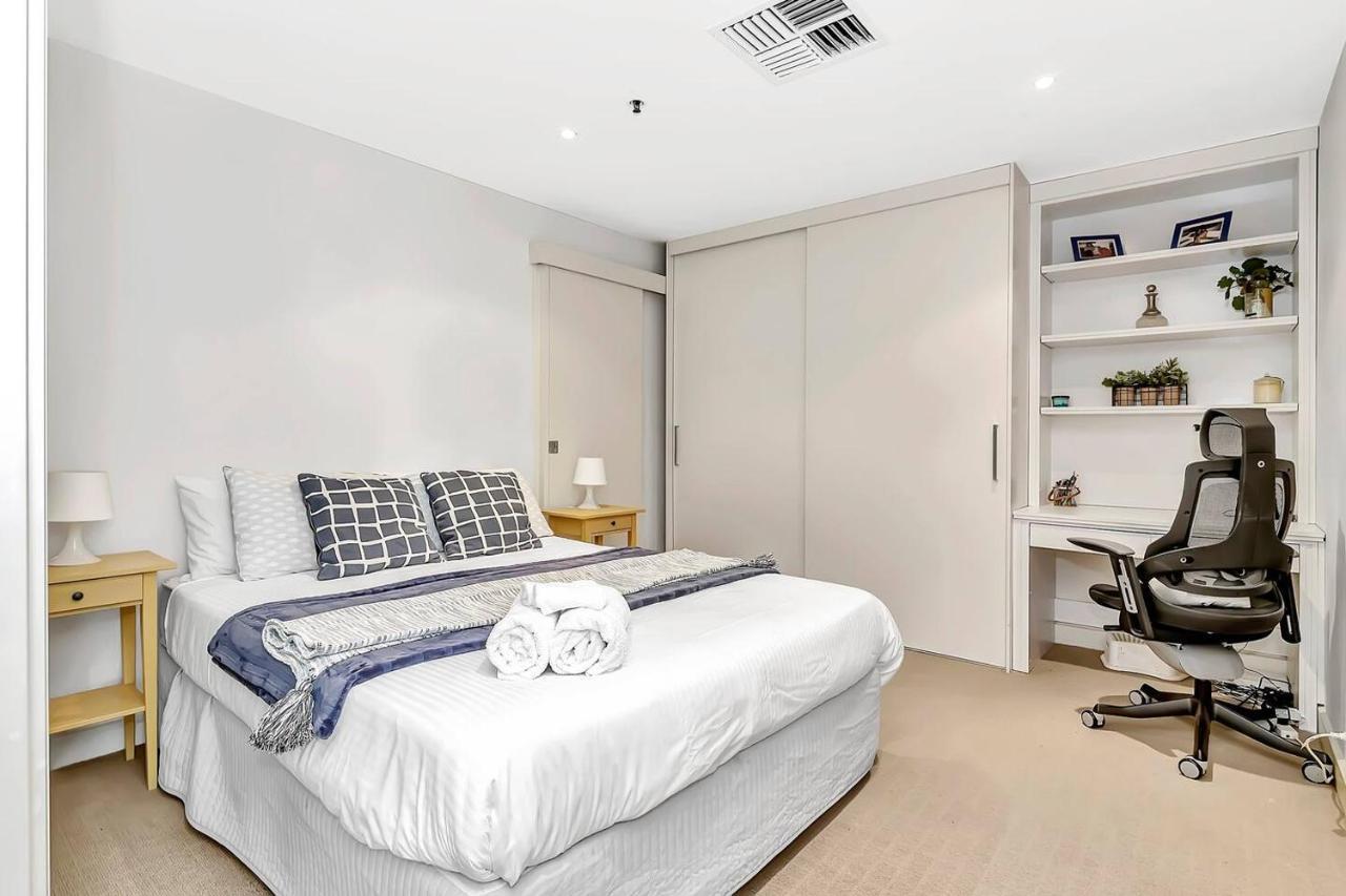 Waterfront Resort-Style Living At Glenelg Beach アデレード エクステリア 写真